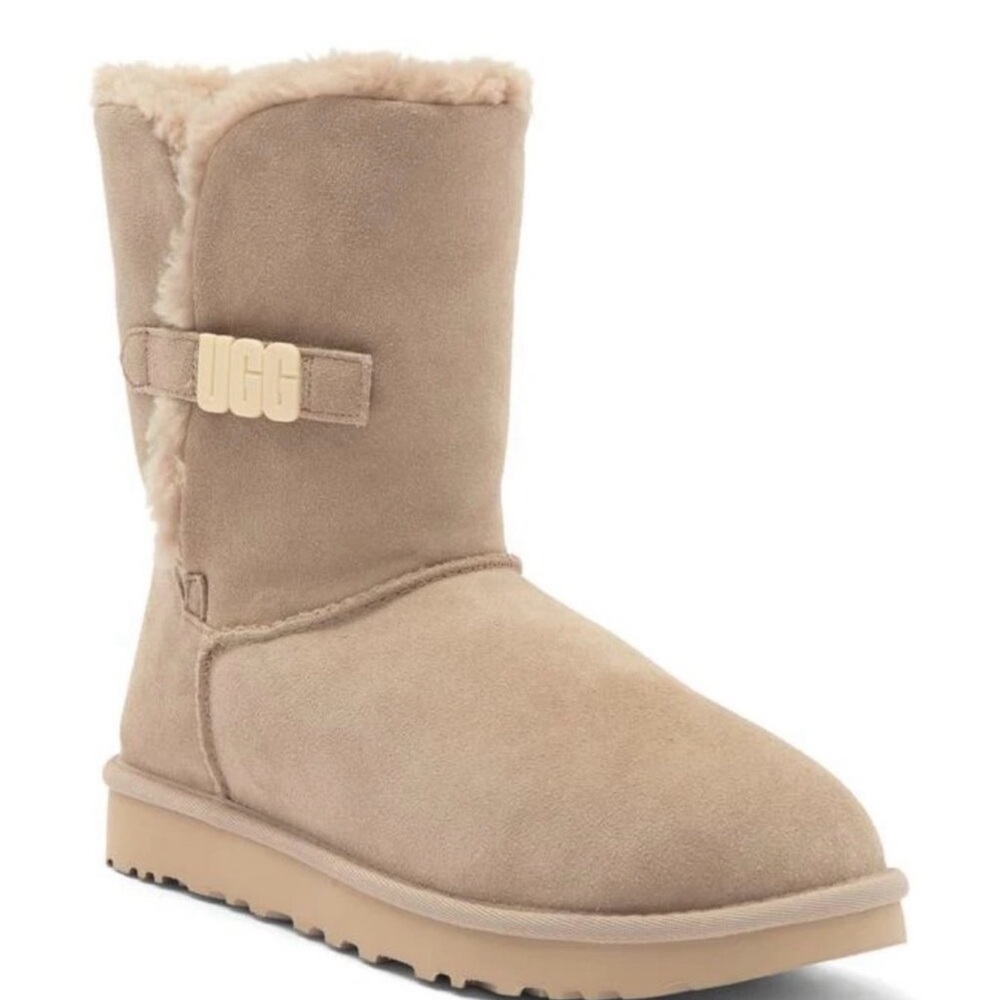 UGG Women's Classic Bailey Beige Sheepskin Boots 11